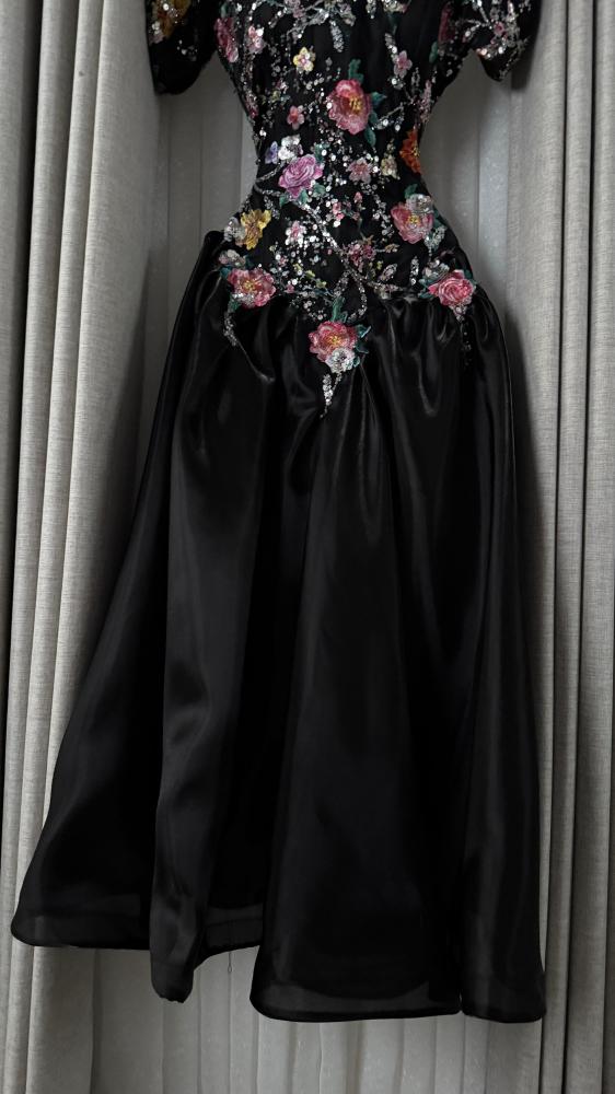 Pink evening dress embroidered with flowers and sequins