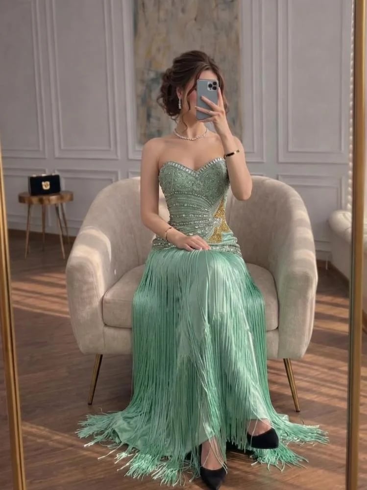 فستان سهرة تيفاني توب بتطريز يدوي مع هدب متدلي