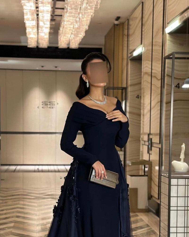 فستان سهره أوف شولدر بذيل كحلي