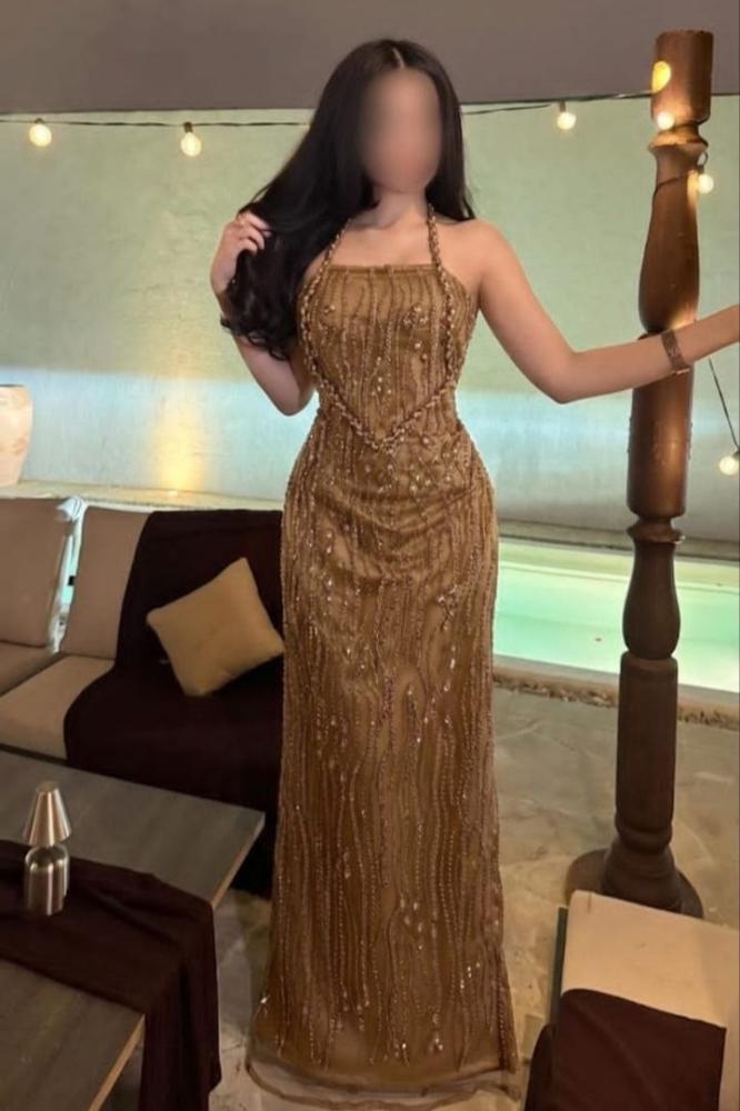 Evening dress tulle beads and crystal lining is thin