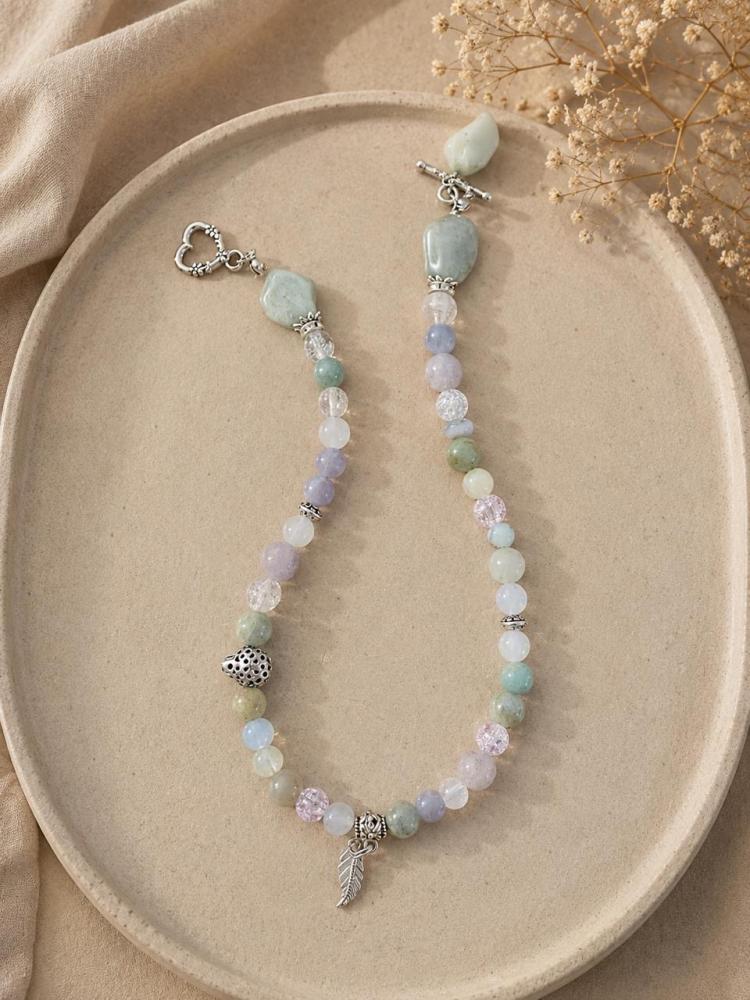 سلسال واسوارة بالاحجار