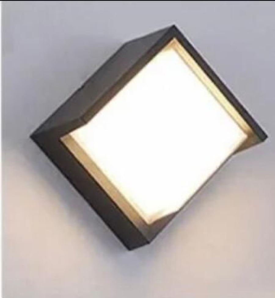 Wall-mounted applice lamp, specific shape, 18 watts, yellow
