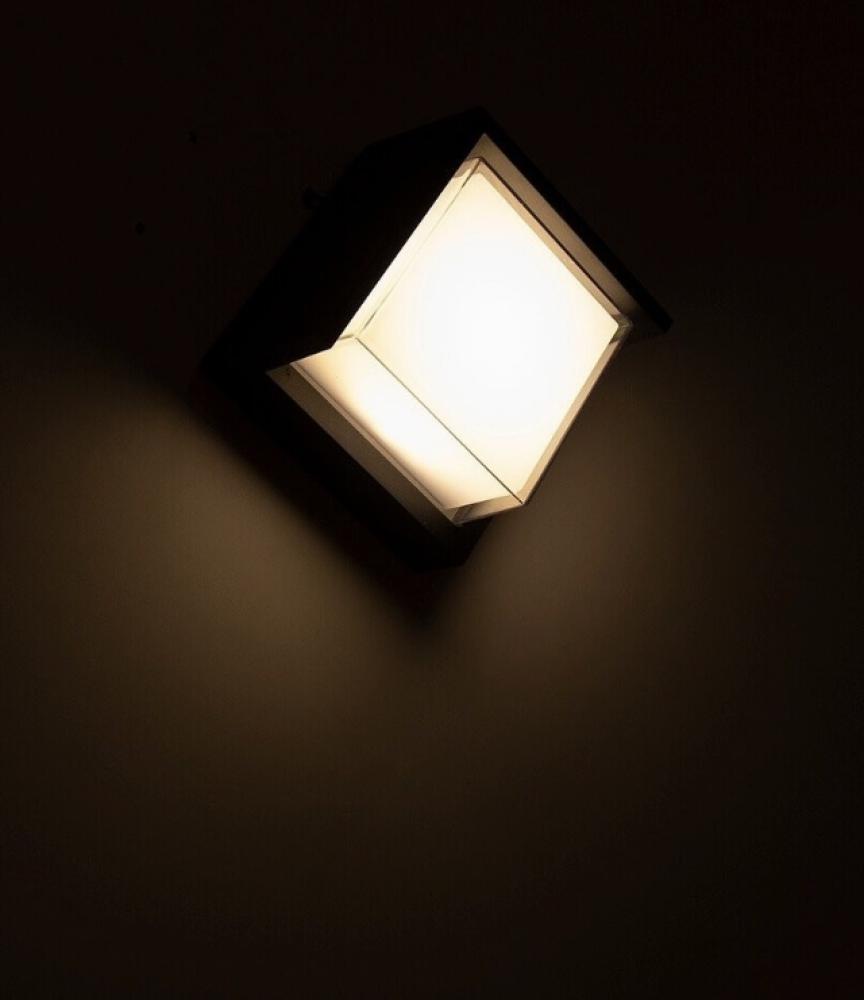 Wall-mounted applice lamp, specific shape, 18 watts, yellow