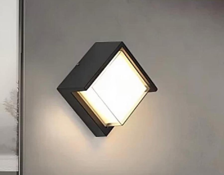 Wall-mounted applice lamp, specific shape, 18 watts, yellow