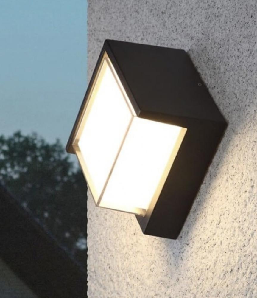 Wall-mounted applice lamp, specific shape, 18 watts, yellow