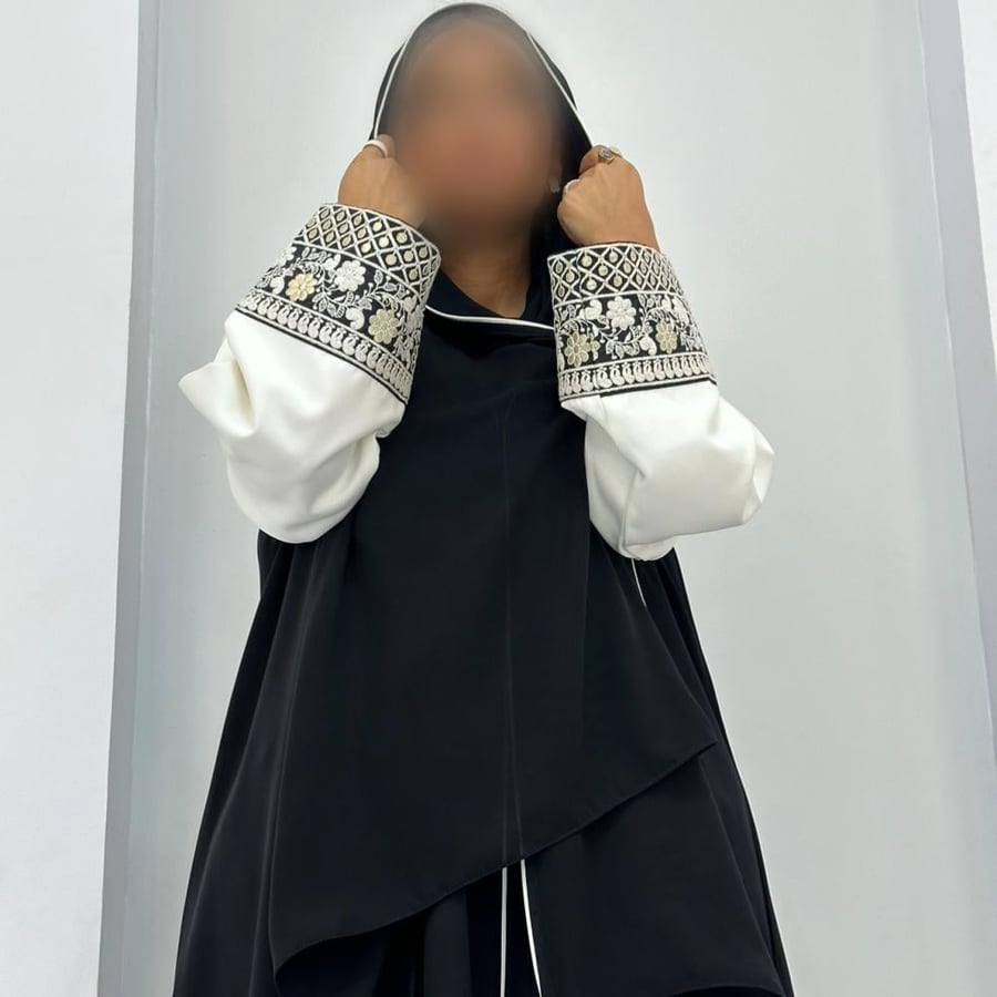 عباية لاتيه