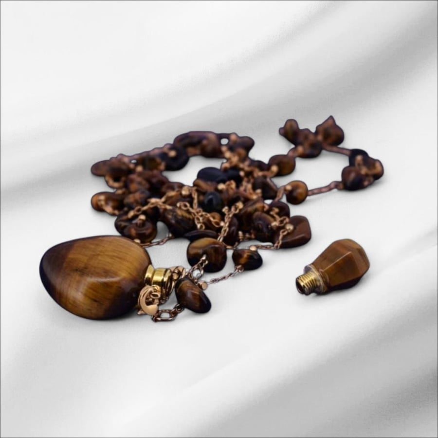 سلسلة قارورة العطر بالأحجار الكريمة