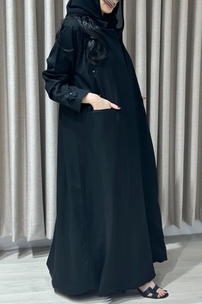 عبايه أثار
