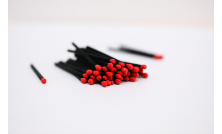 أعواد كبريت - Colored Matches