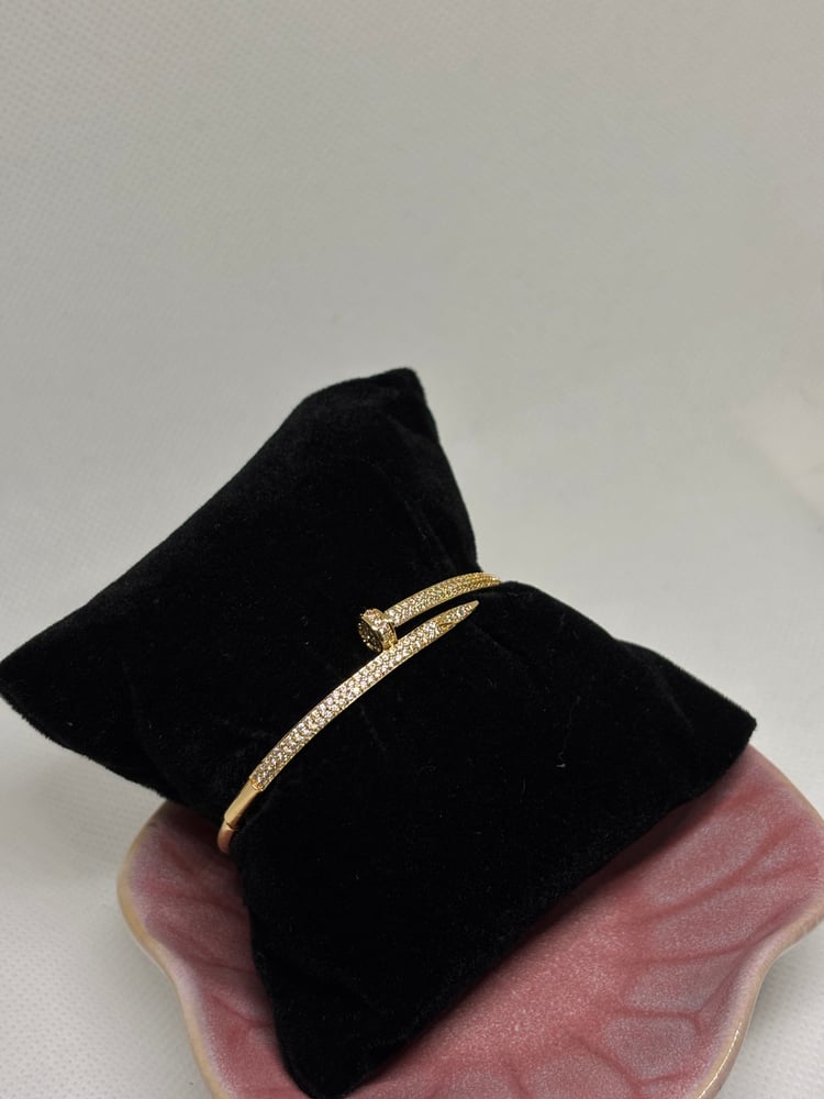 Cartier bracelet nail