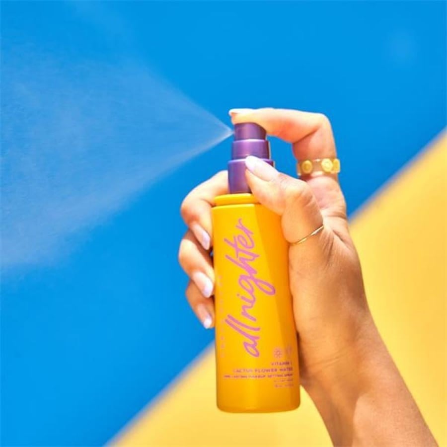 بخاخ مثبت مكياج اربنديكي بفيتامين سي - 118ml