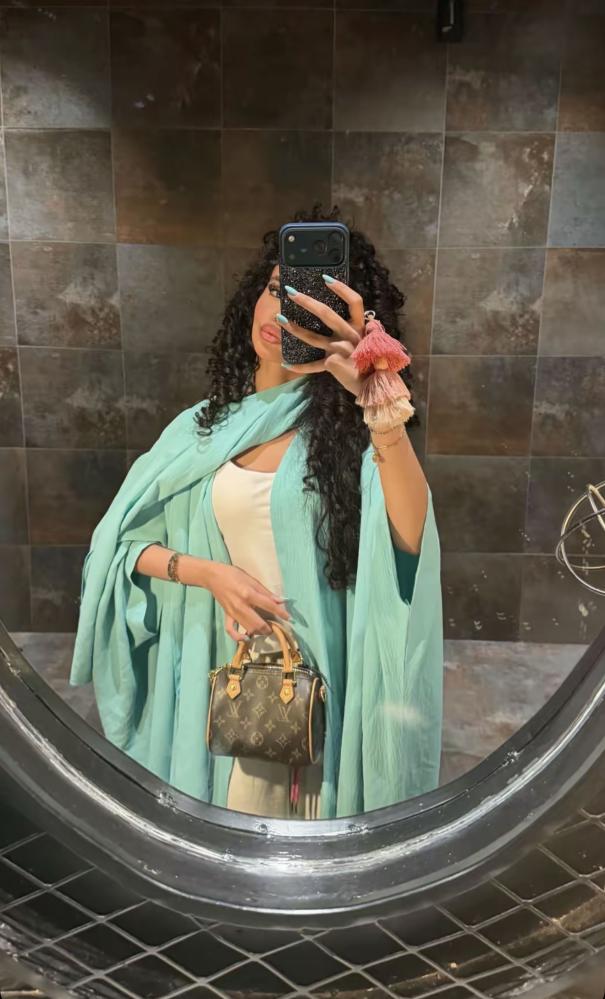 tiffany abaya