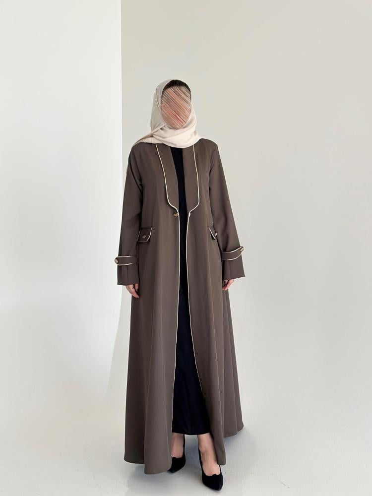 عباية بليزر كريب باطراف لون مختلف وجيوب