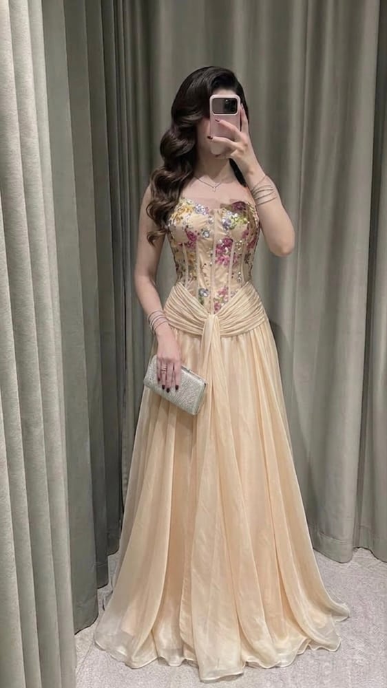 فستان نورجان مع كمام منفصلة