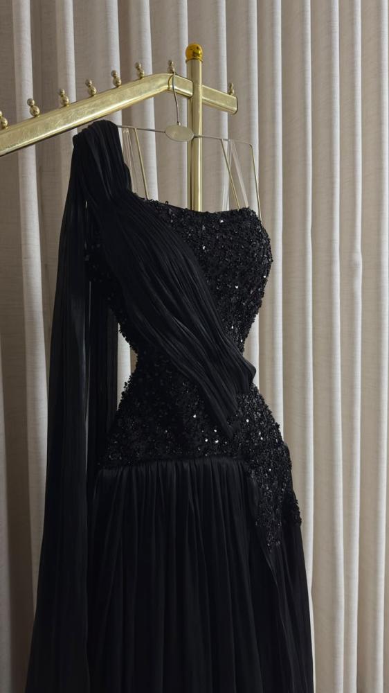 888