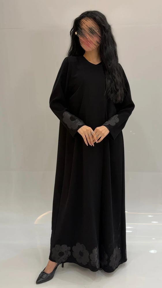 عباية سوداء