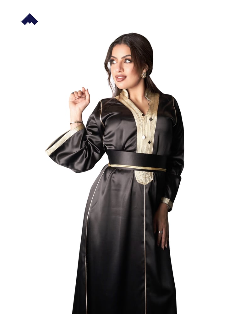 Satin Belted Grace – بني فاخر بتطريز ذهبي، قفطان مغربي نسائي فاخر من تريندز