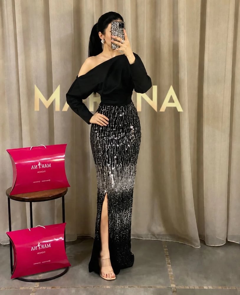 Maria's dress (one-shoulder dress)