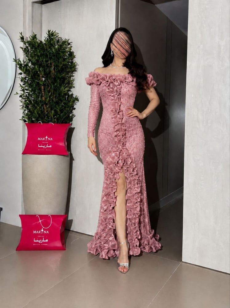 فستان امارا (فستان وردي كلفه شك سهره راقيه كركشه بوليسيه)