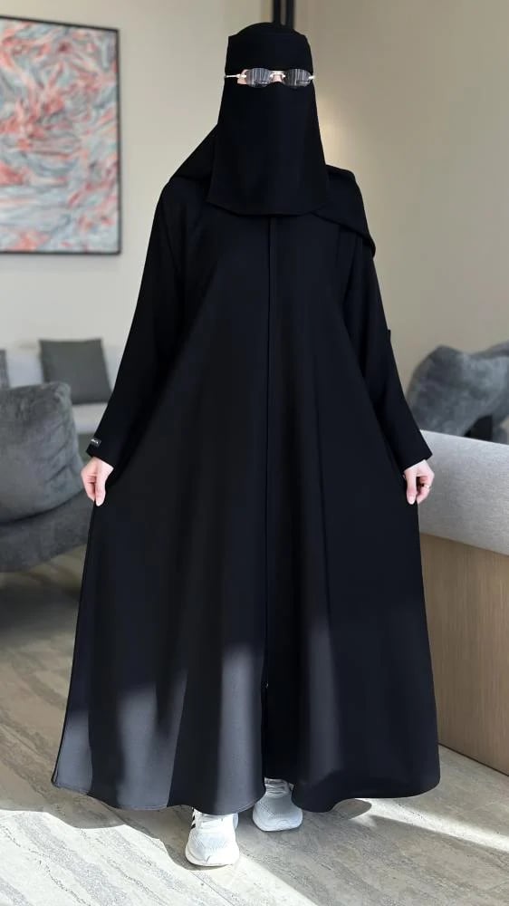 عبايه عمليه بـ سحاب مخفي