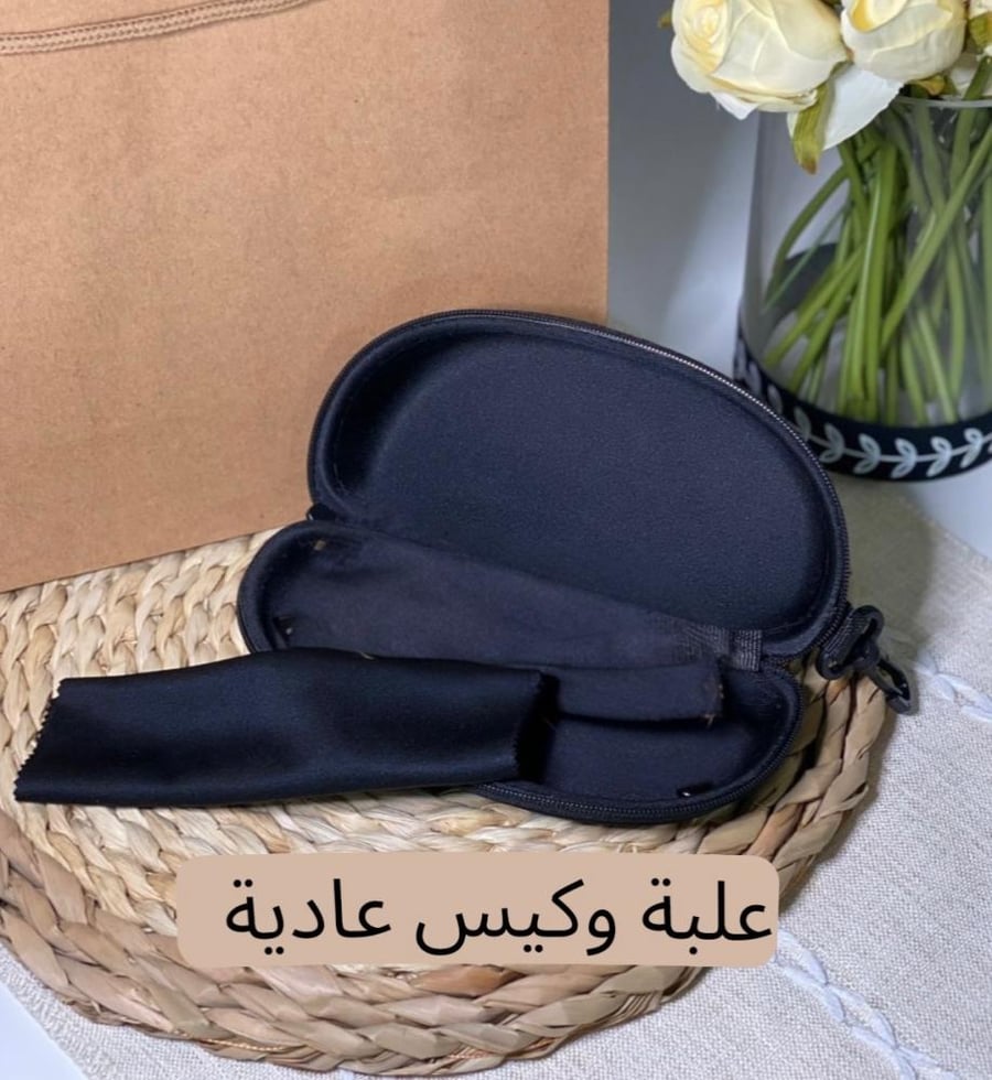 نظارة سيليN باللون الذهبي وإطار بيضاوي بعدسة بني