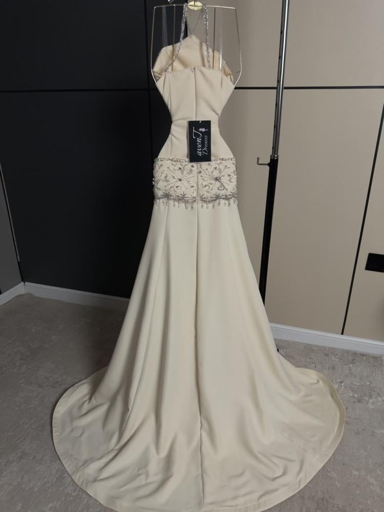 فستان الملكة AF2382A