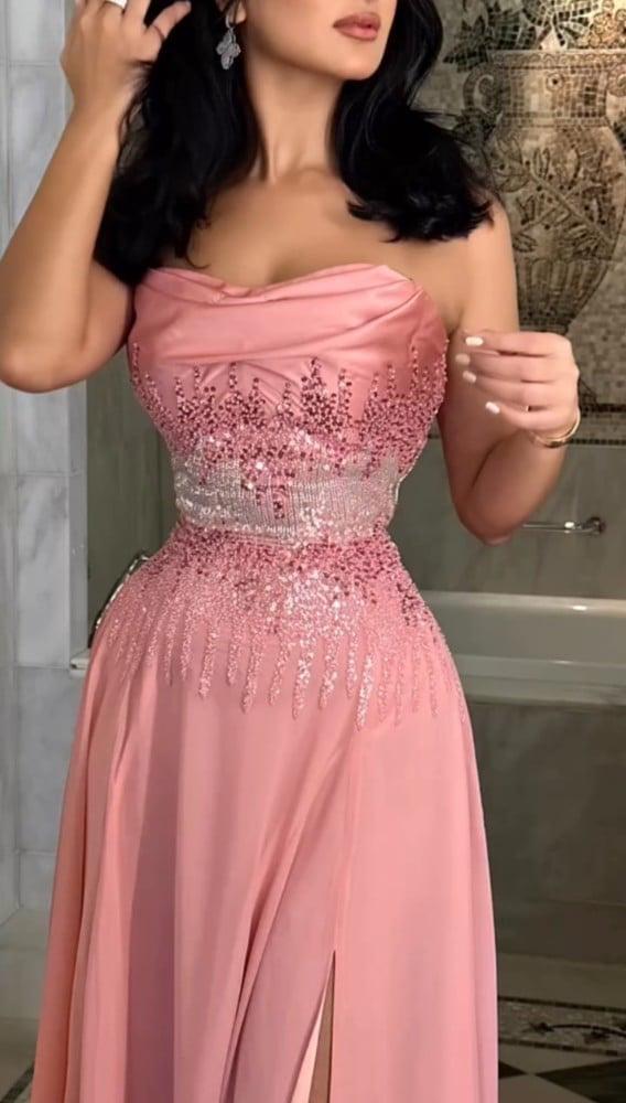 فستان كارلا