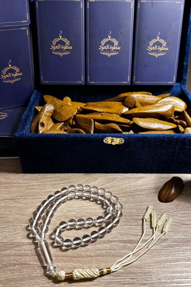 A tasbih with a clasp