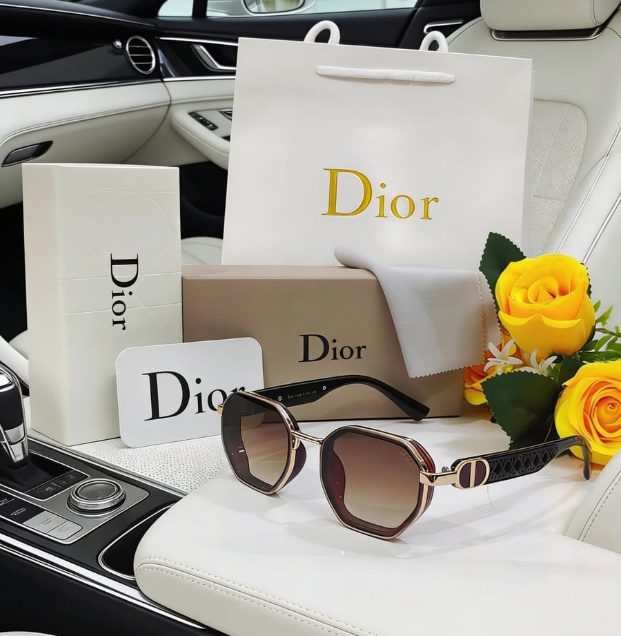 نظاره Dior