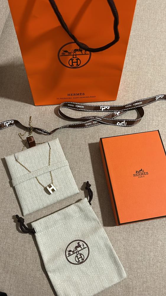 سلسال HERMES ذهبي وابيض