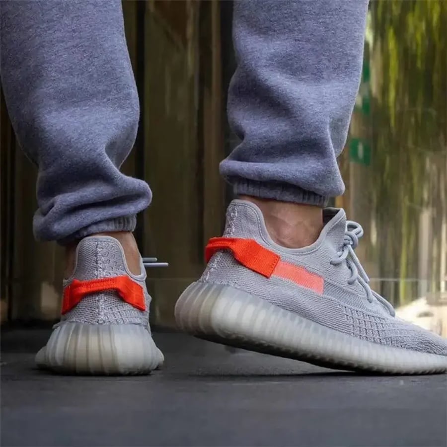 Yeezy Boost 350 V2 'tail light' | تيل لايت