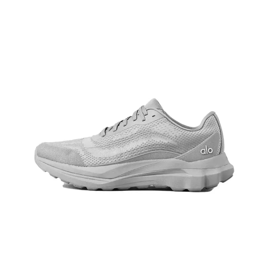 حذاء Alo Runner – تصميم رياضي عصري بلون رمادي