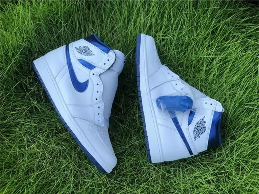 Air Jordan 1 Retro High Metallic Navy