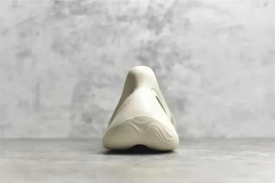 YEEZY FOAM RUNNER "ararat"