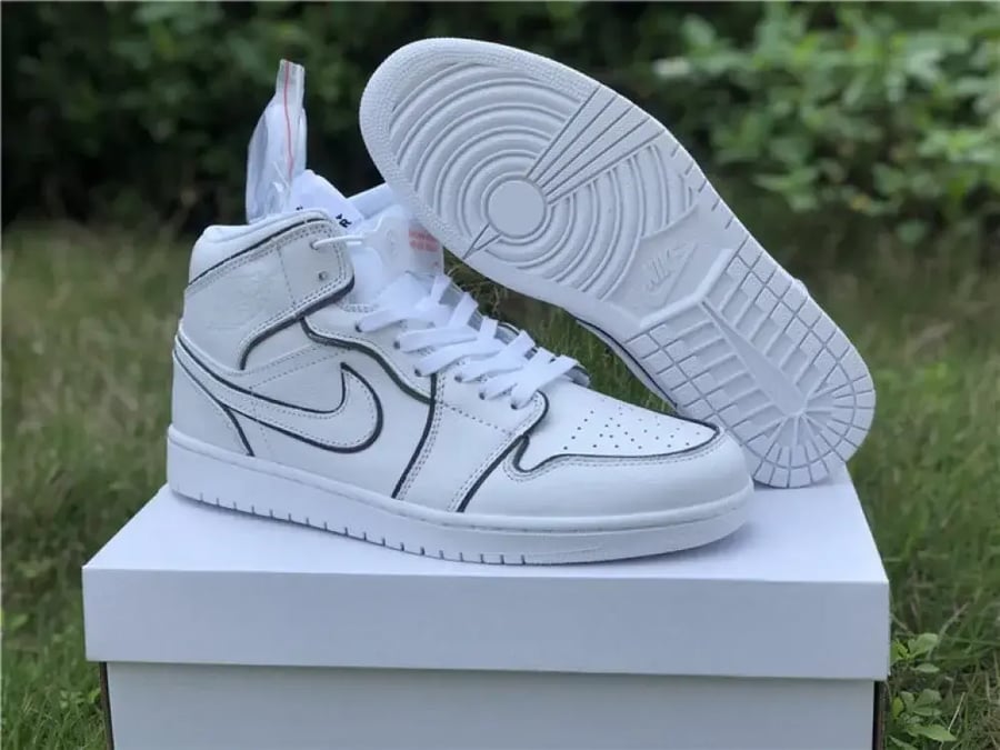 AIR JORDAN 1 MID "Iridescent Outline"