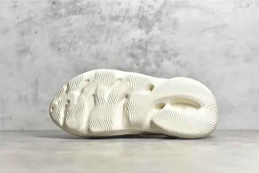 YEEZY FOAM RUNNER "ararat"