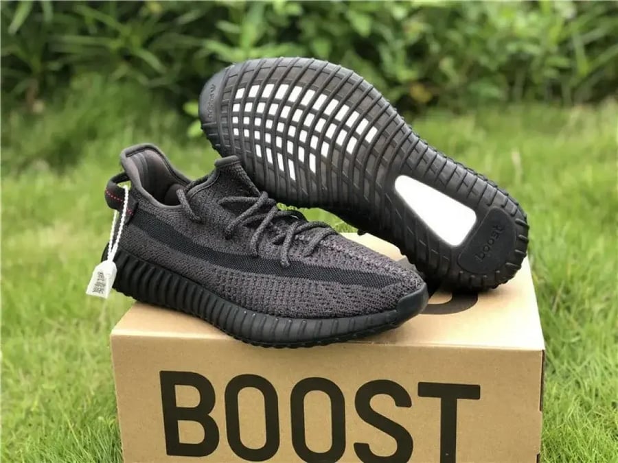 Yeezy Boost 350 V2 'Black' (Reflective) | بلاك عاكس كامل