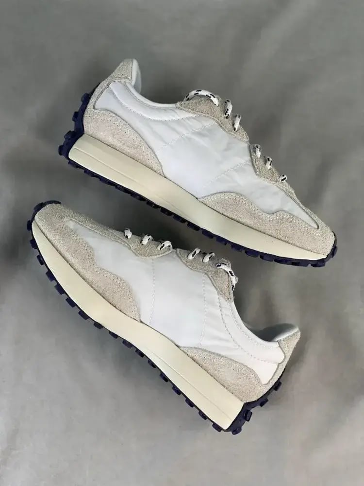 New Balance 327