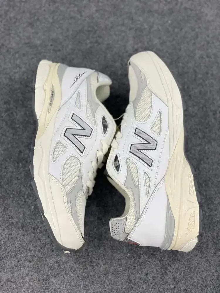 New Balance 990 v3 Retro Casual White