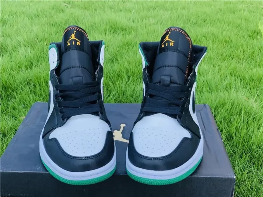 Air Jordan 1 Mid SE "Oakland"