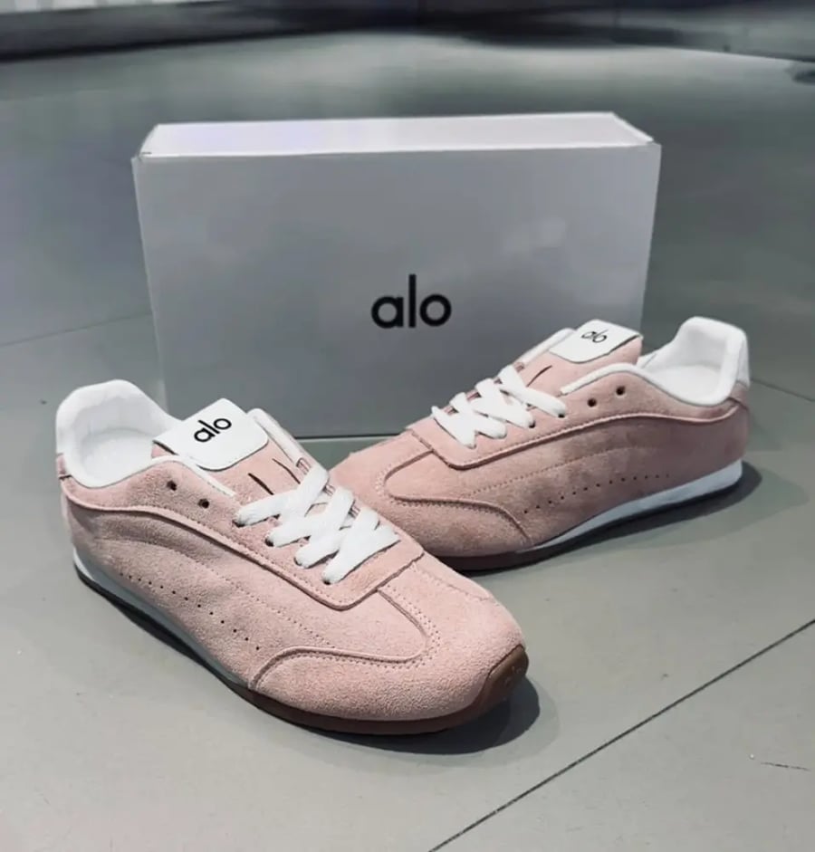 حذاء ألو الرياضي – Alo Running Shoes