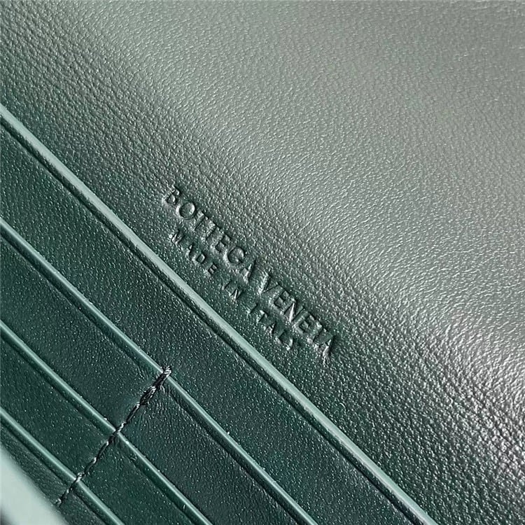 Bottega Veneta Long Clutch Andiamo With Handle