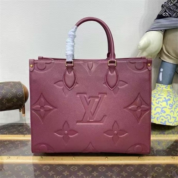 Louis Vuitton Onthego MM Monogram Handbag