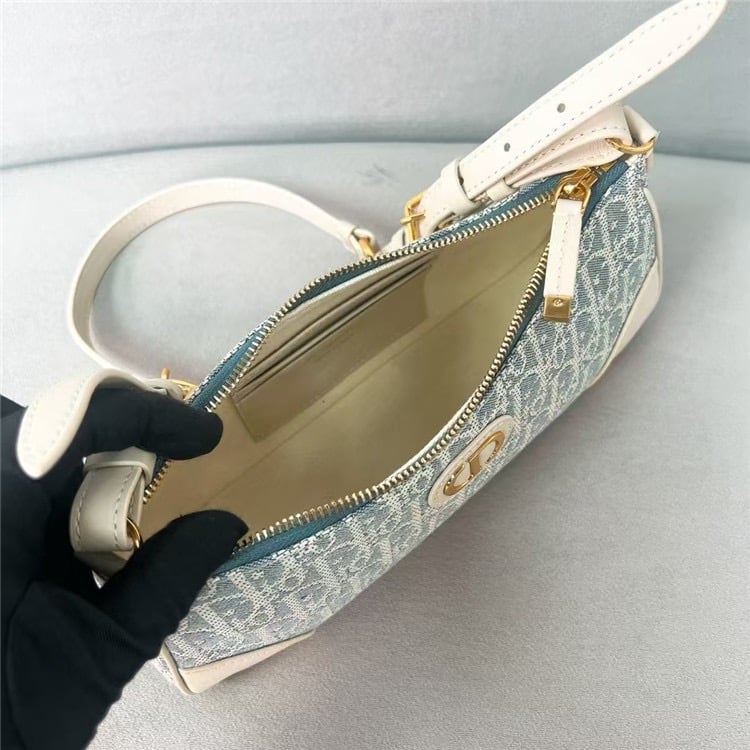 DIOR 30 Montaigne Wanderlust Mini Bag