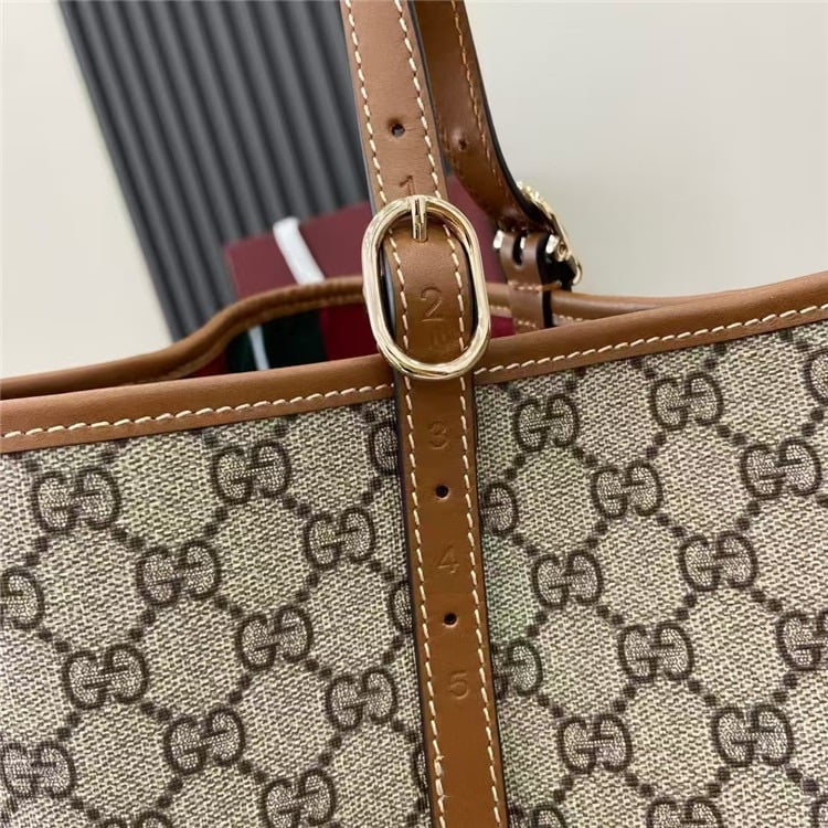 GUCCI Emblem Large Tote Bag
