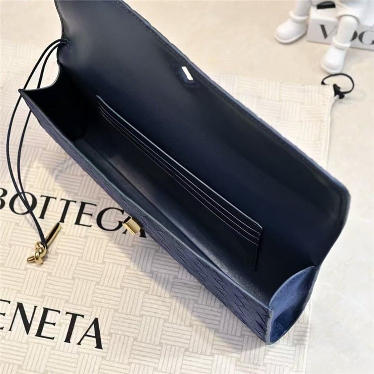 Bottega Veneta Long Clutch Andiamo With Handle