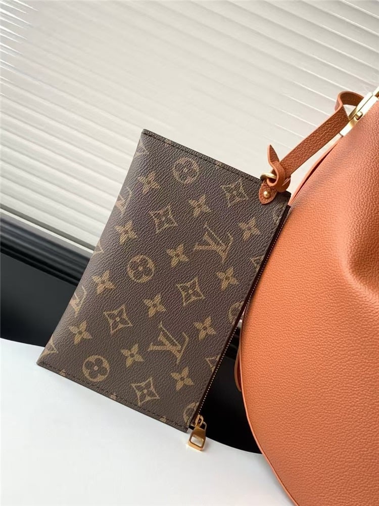 Louis Vuitton Low Key Cookie MM