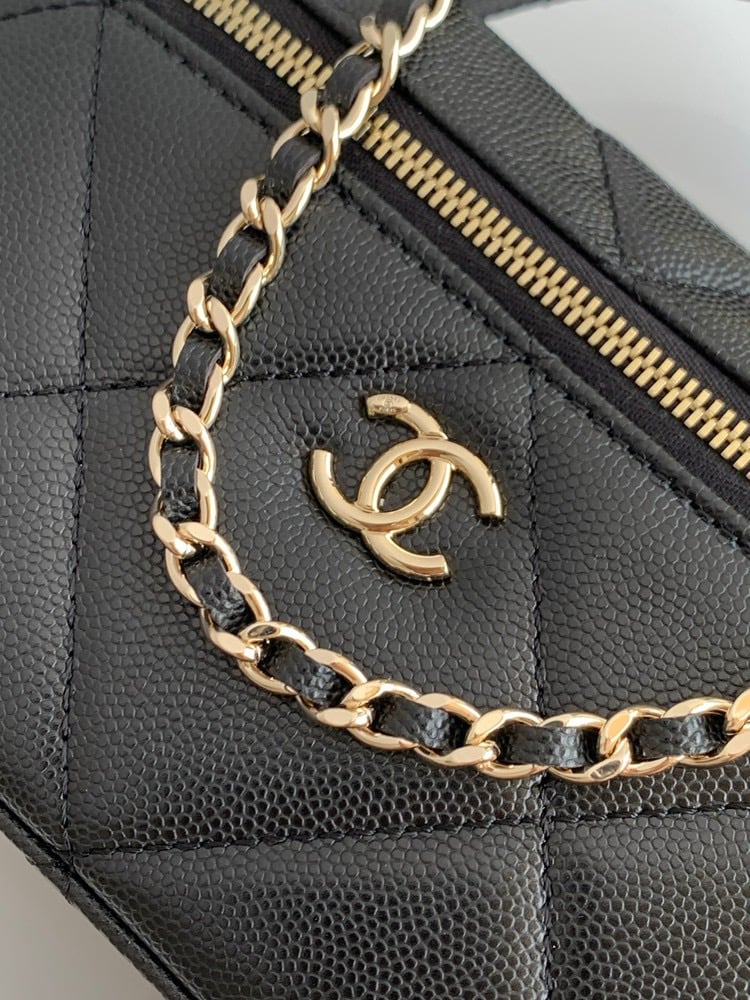 Chanel Vanity With Chain Grained Shiny Calfskin Gold Tone Metal
