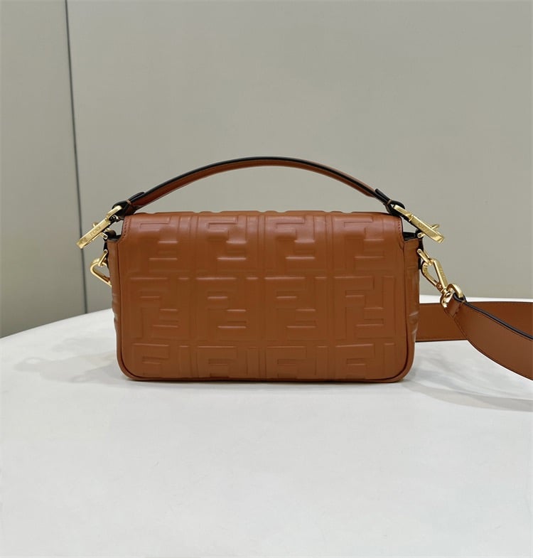 FENDI Shoulder Bags