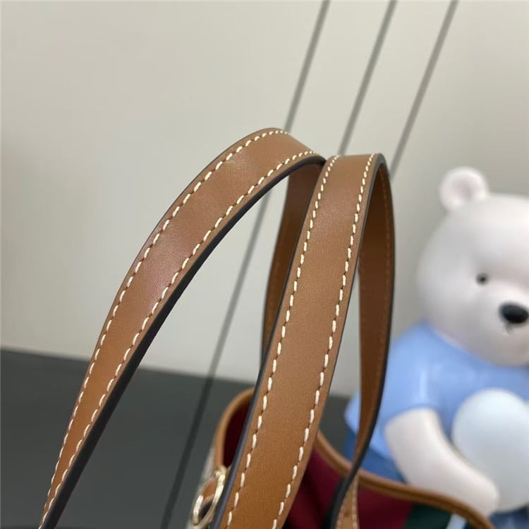 GUCCI Emblem Large Tote Bag